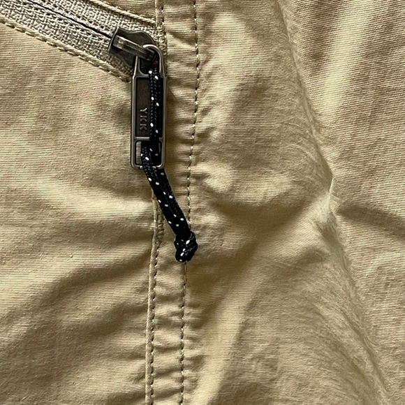 Patagonia Men's Large‎ 11" Inseam Khaki Colored Nylon Blend Blended Shorts - Picture 6 of 14